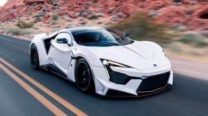 W Motors Fenyr SuperSport