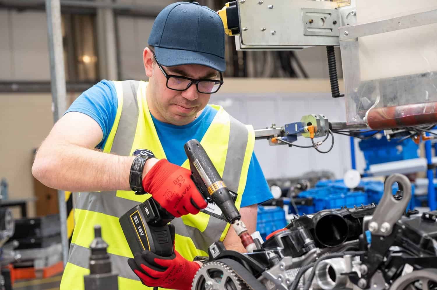 Building the Ford Ranger's engine