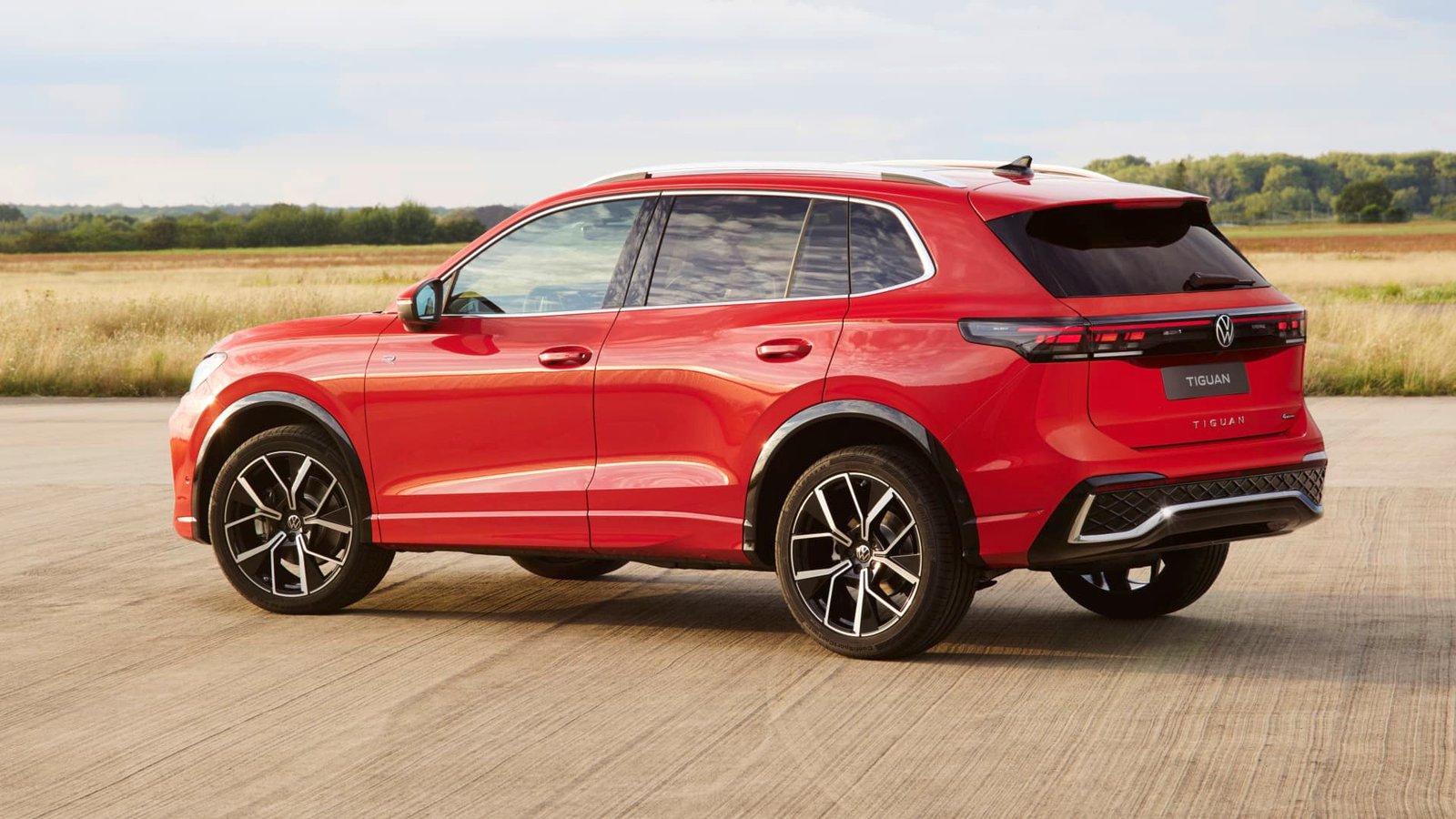 2025 Volkswagen Tiguan R imagined ahead of showroom arrival