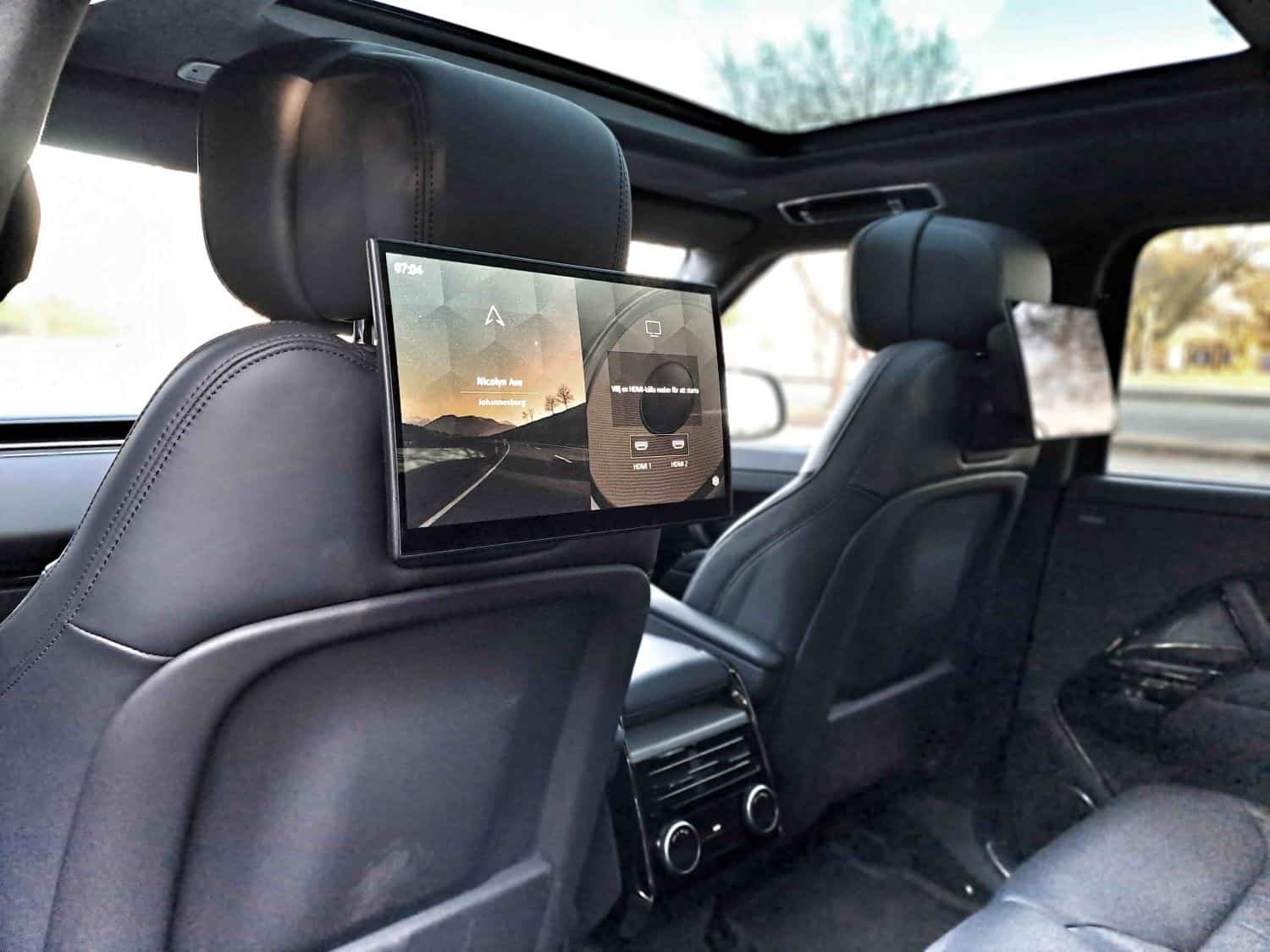 Range Rover Sport screens