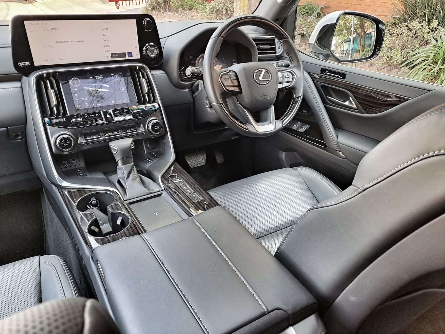 Lexus LX 500d interior