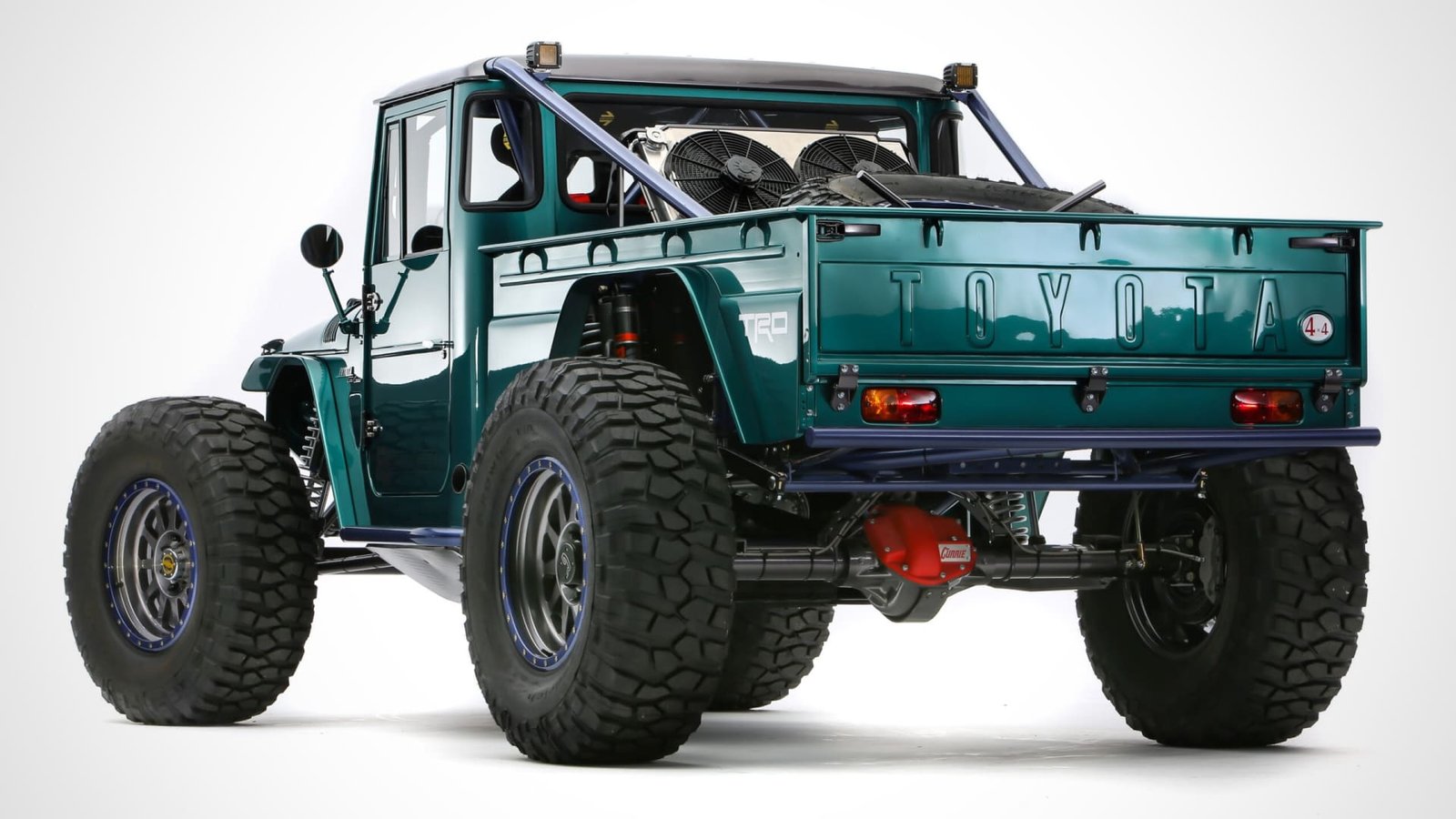 Custom classic Toyota LandCruiser gets NASCAR V8 power