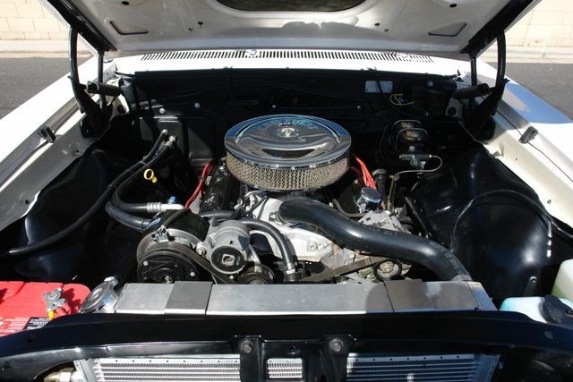 1967 Chevy Chevelle 300 Deluxe Wagon 4-speed engine