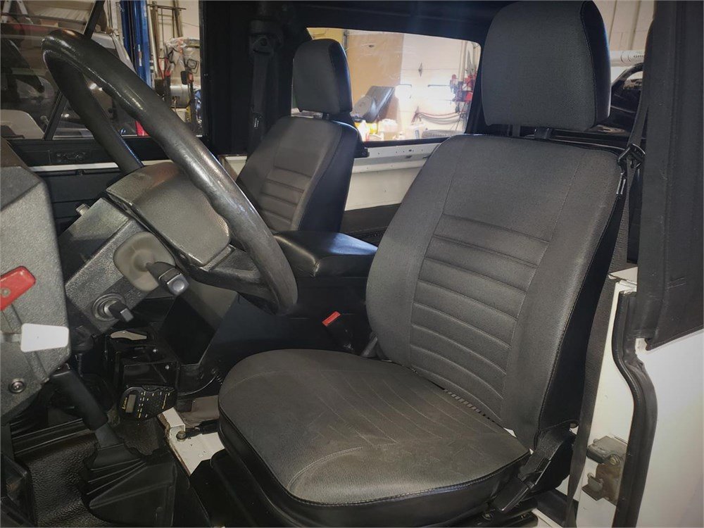 1994 Land Rover Defender 90  interior