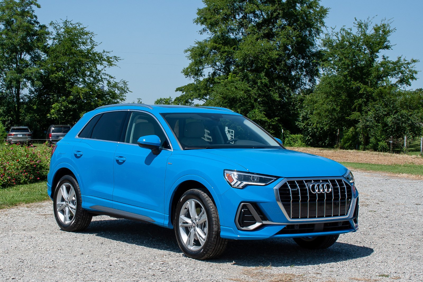 audi-q3-2019-04-angle--blue--exterior--front.jpg