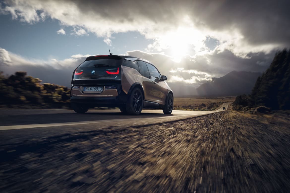 19_BMW_i3_01_MFR.jpg