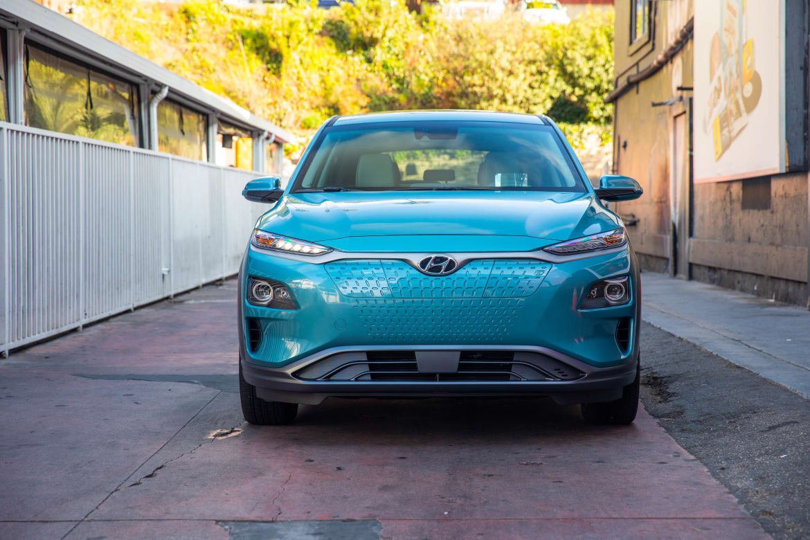 11-hyundai-kona-electric-2019-blue--exterior--front.jpg