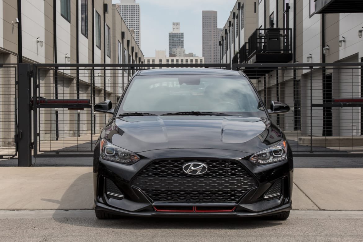 02-hyundai-veloster-turbo-r-spec-2019-black--exterior--front.jpg