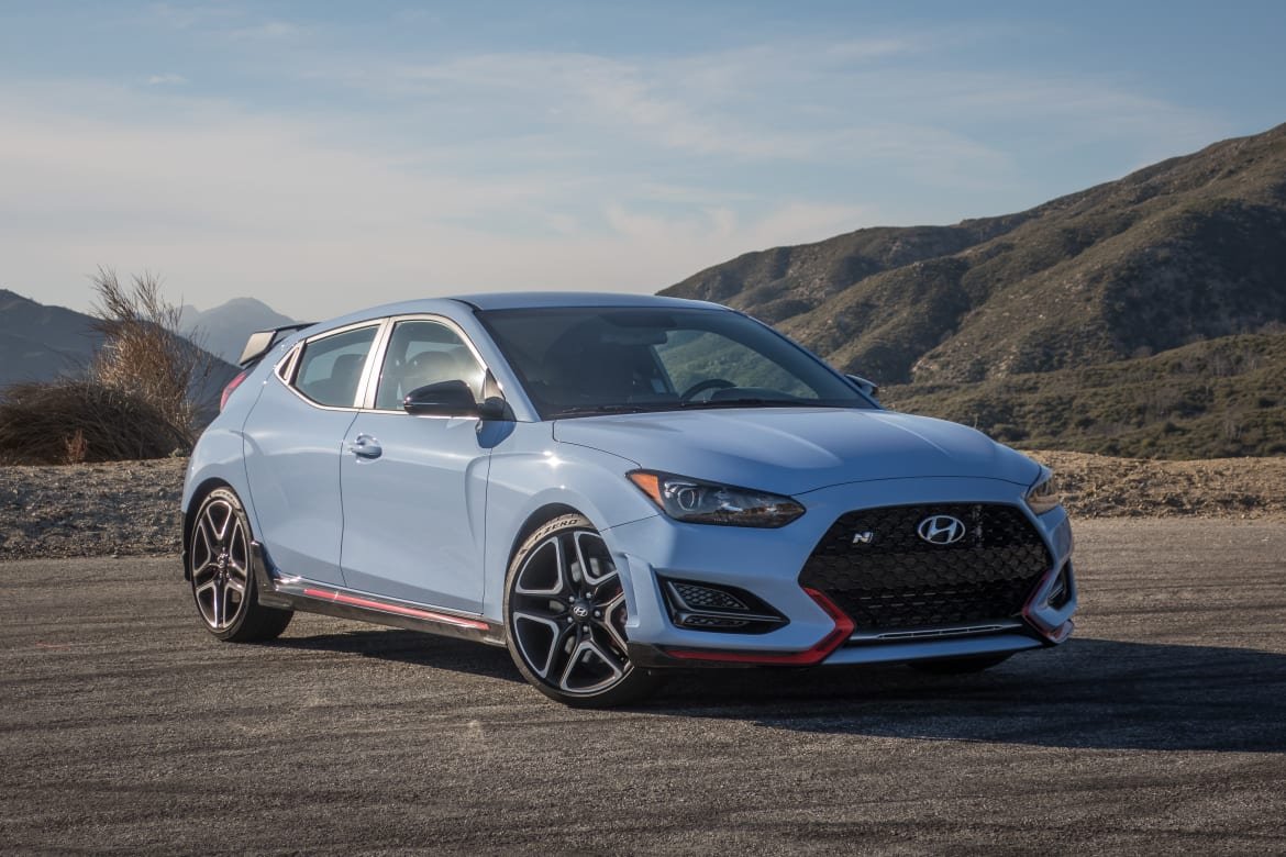 01-hyundai-veloster-n-2019-angle--blue--exterior--front--orange.