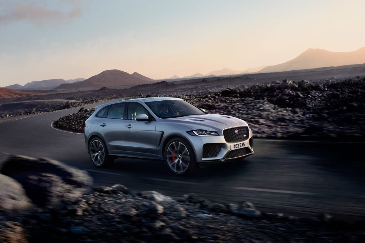 10-jaguar-f-pace-svr-2019-angle--dynamic--exterior--front--mount