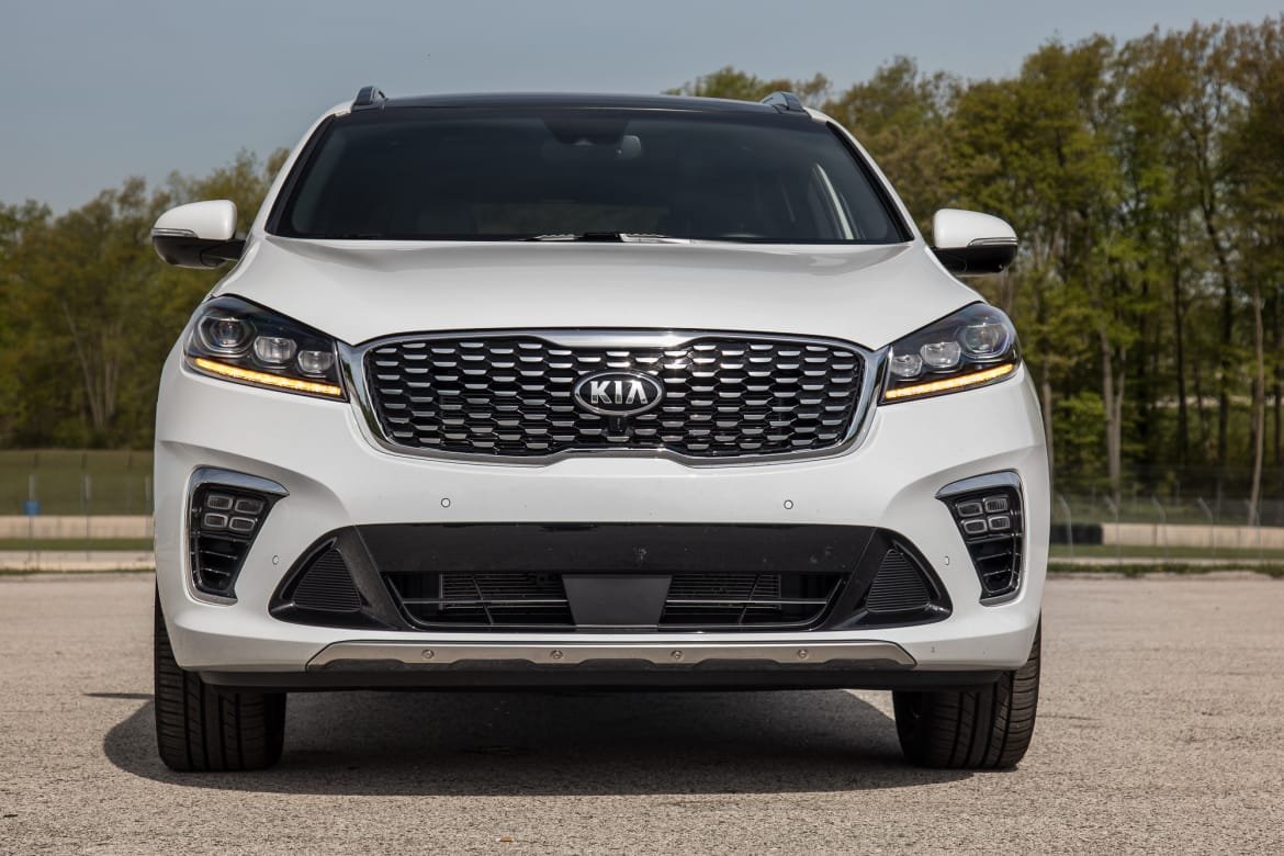 03-kia-sorento-2019-exterior--front--white.jpg