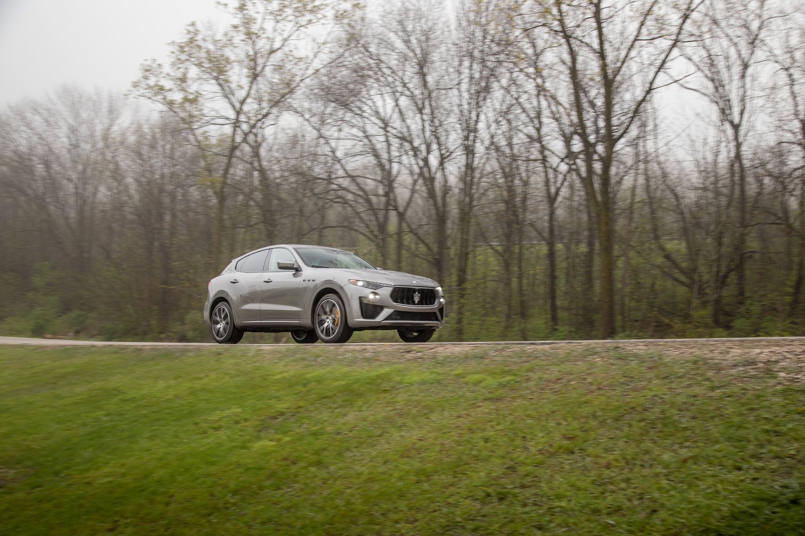 maserati-levante-2019-05-angle--dynamic--exterior--front--outdoors--silver.jpg