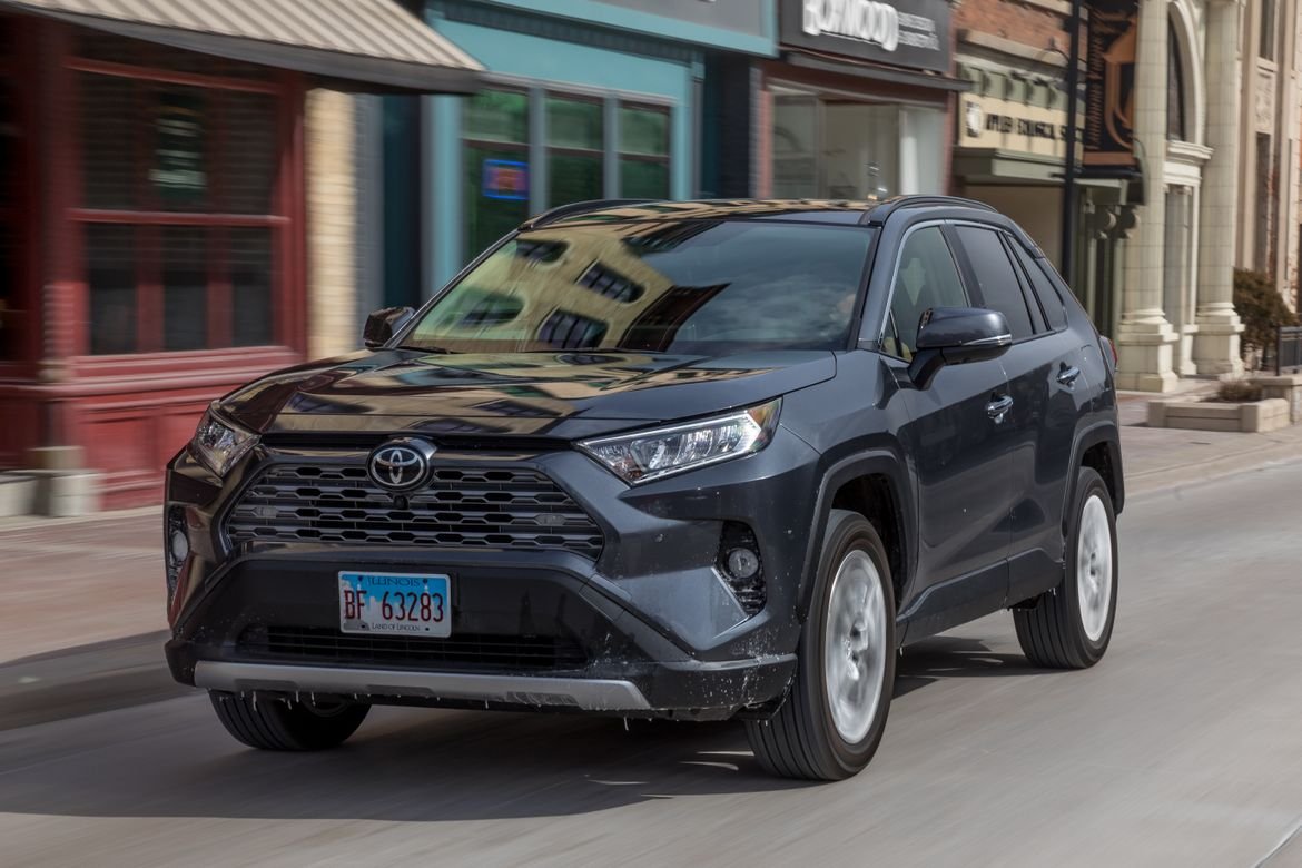 01-toyota-rav4-2019-angle--dynamic--exterior--front--grey.jpg