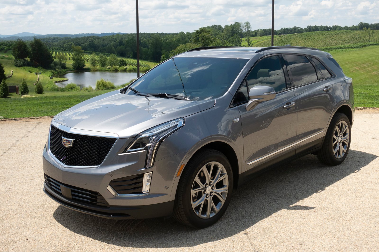 2020-Cadillac-XT5-FM-4