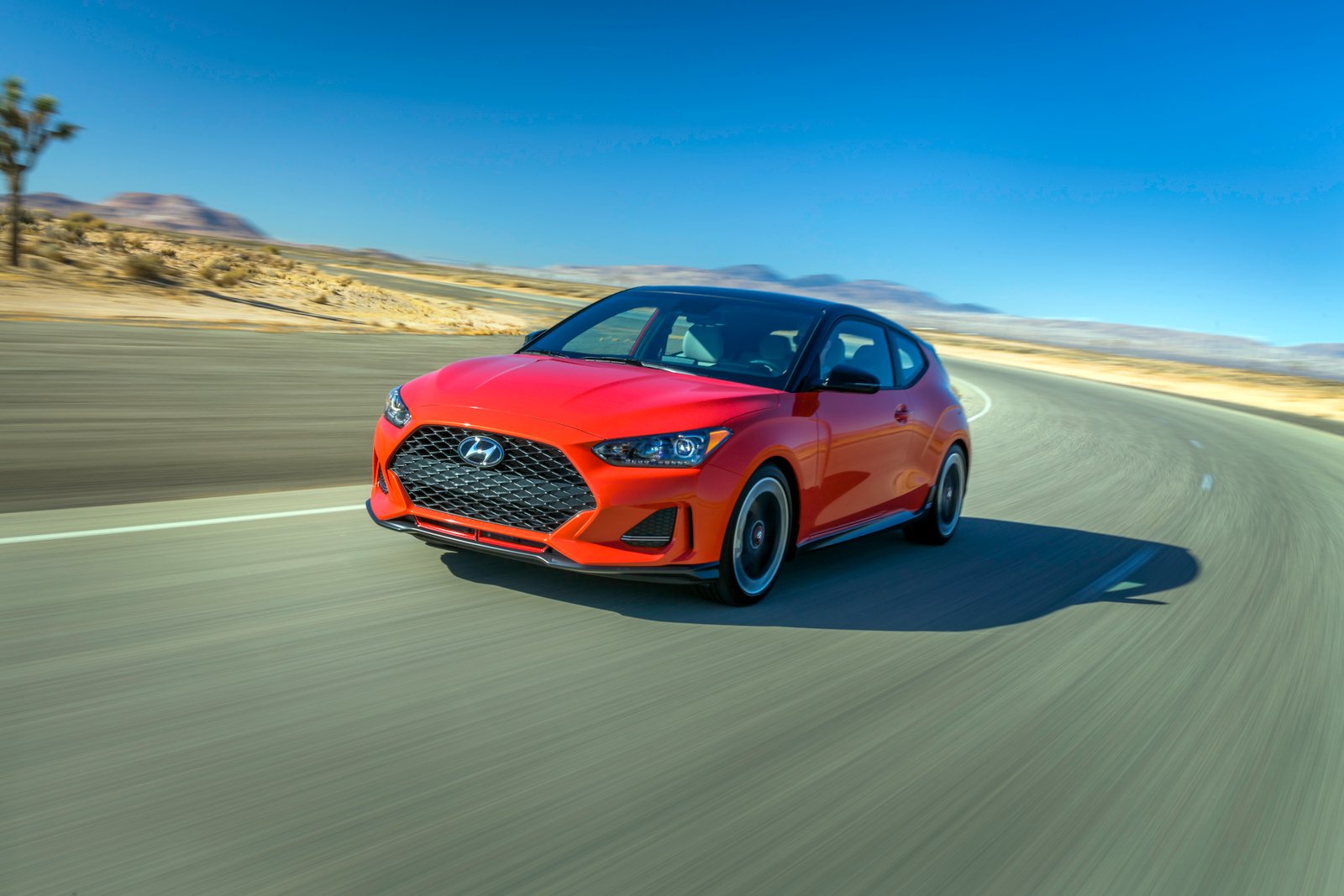 Hyundai-Veloster-2020-exterior-front-three-quarter-OEM