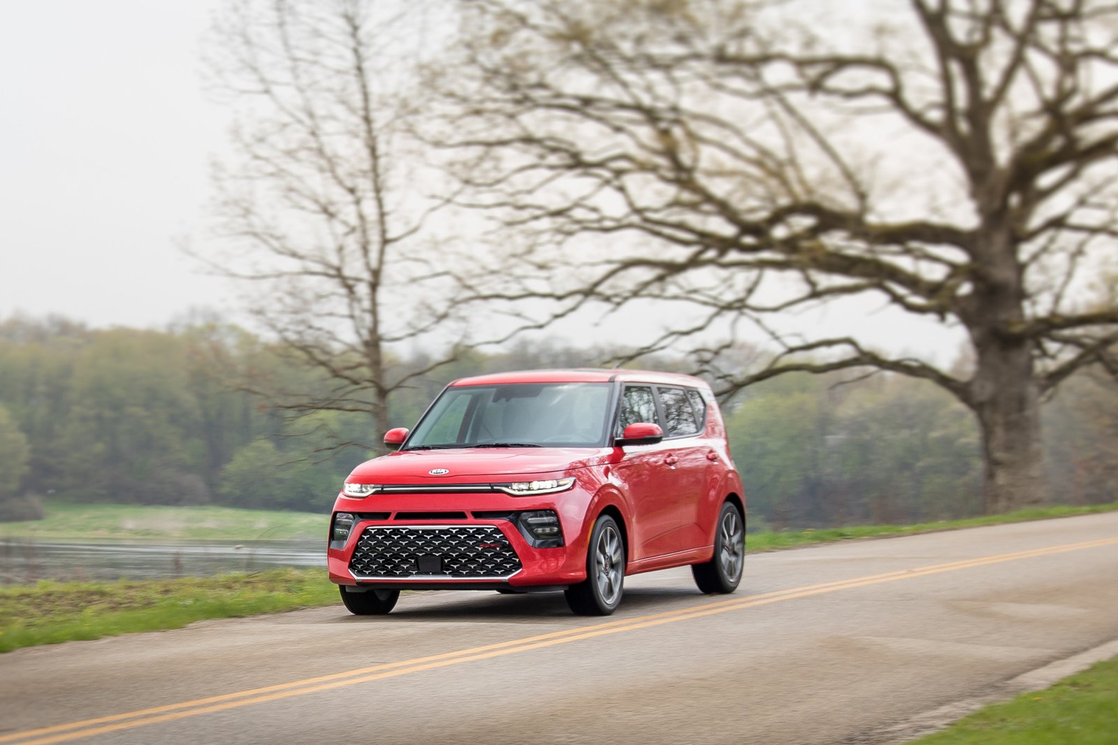 38-kia-soul-2020-angle--dynamic--exterior--front--red.jpg