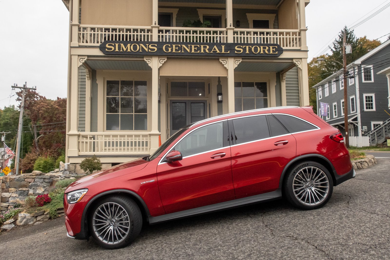 mercedes-amg-glc-63-2020-exterior--profile--red-01.jpg