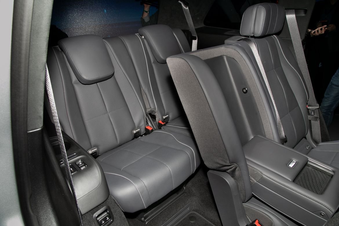 17-mercedes-benz-gls580-2020-interior--third-row.jpg