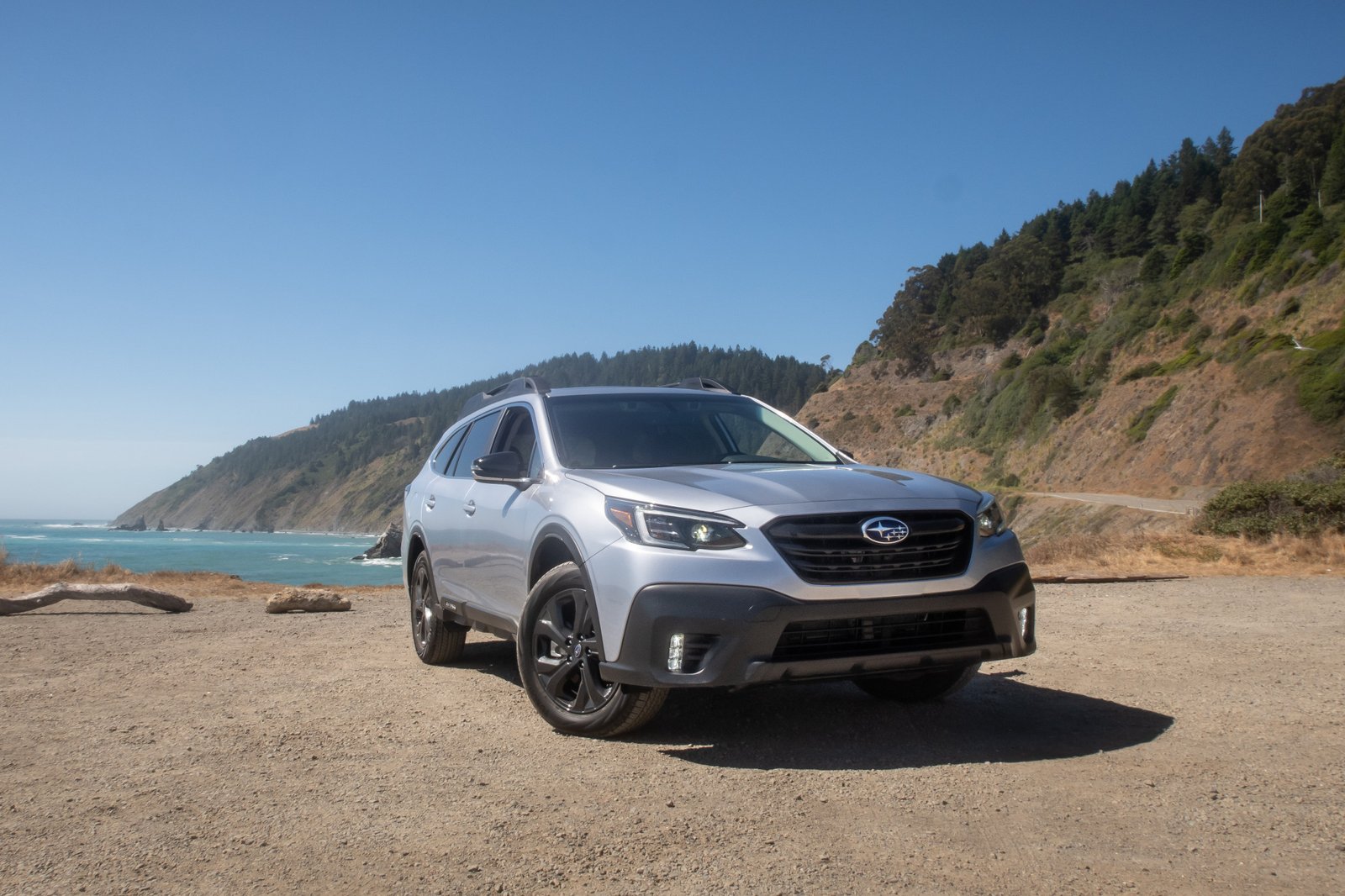 subaru-outback-2020-02-angle--exterior--front--ocean--silver.jpg