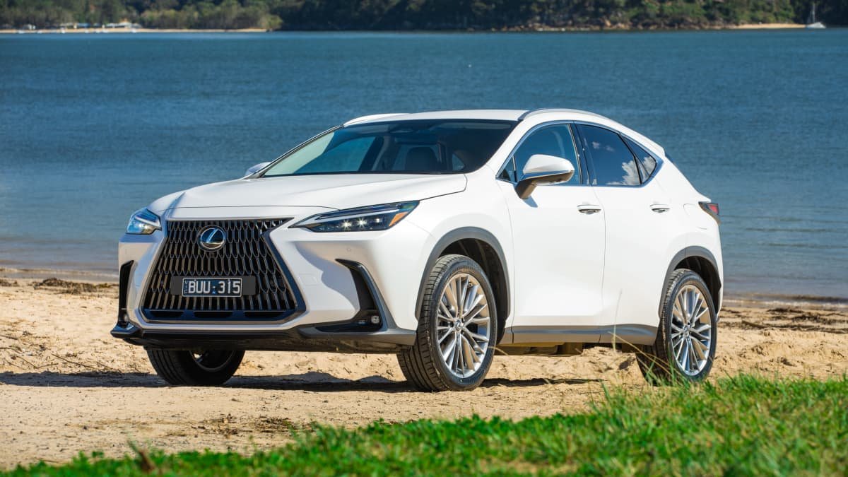 VFACTS December 2022: Mercedes, BMW, Audi hit reverse in luxury-car sales battle