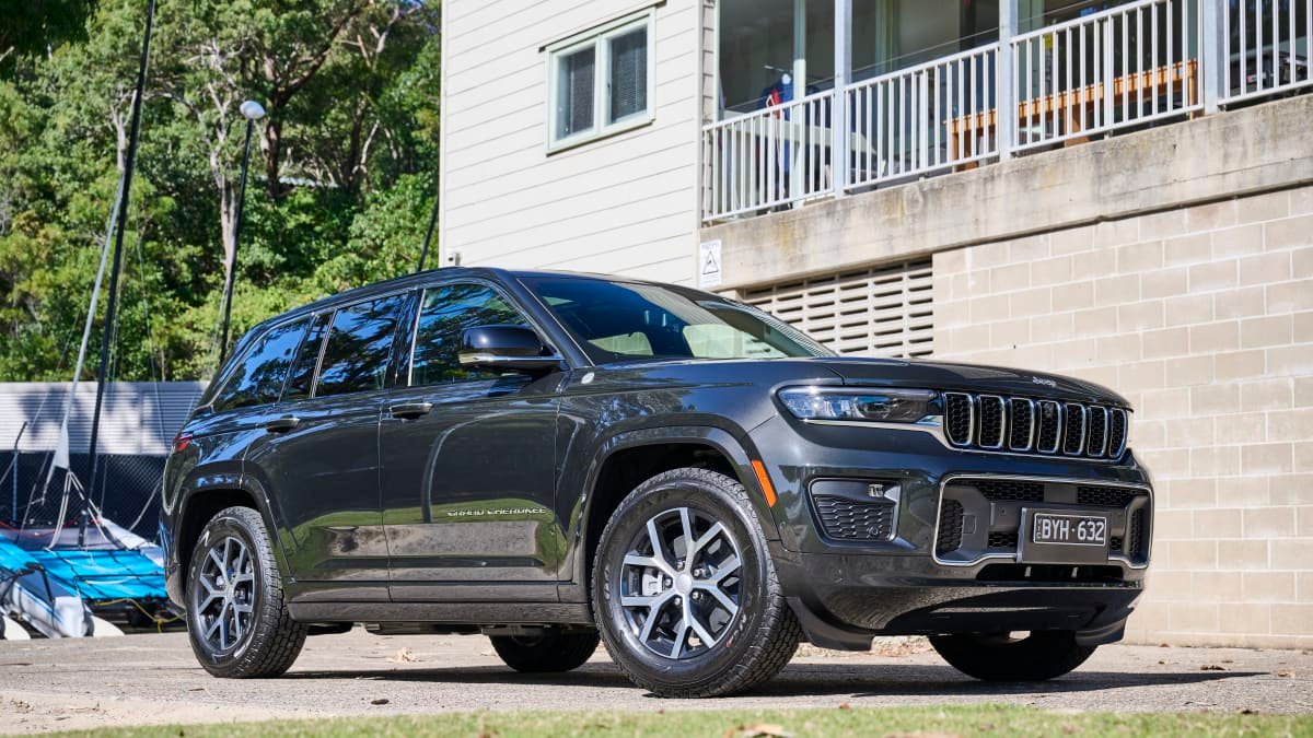 2021-2023 Jeep Grand Cherokee recalled: rear suspension could collapse