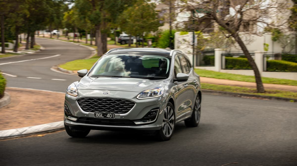 2021 Honda CR-V VTi L v Ford Escape Vignale comparison-0