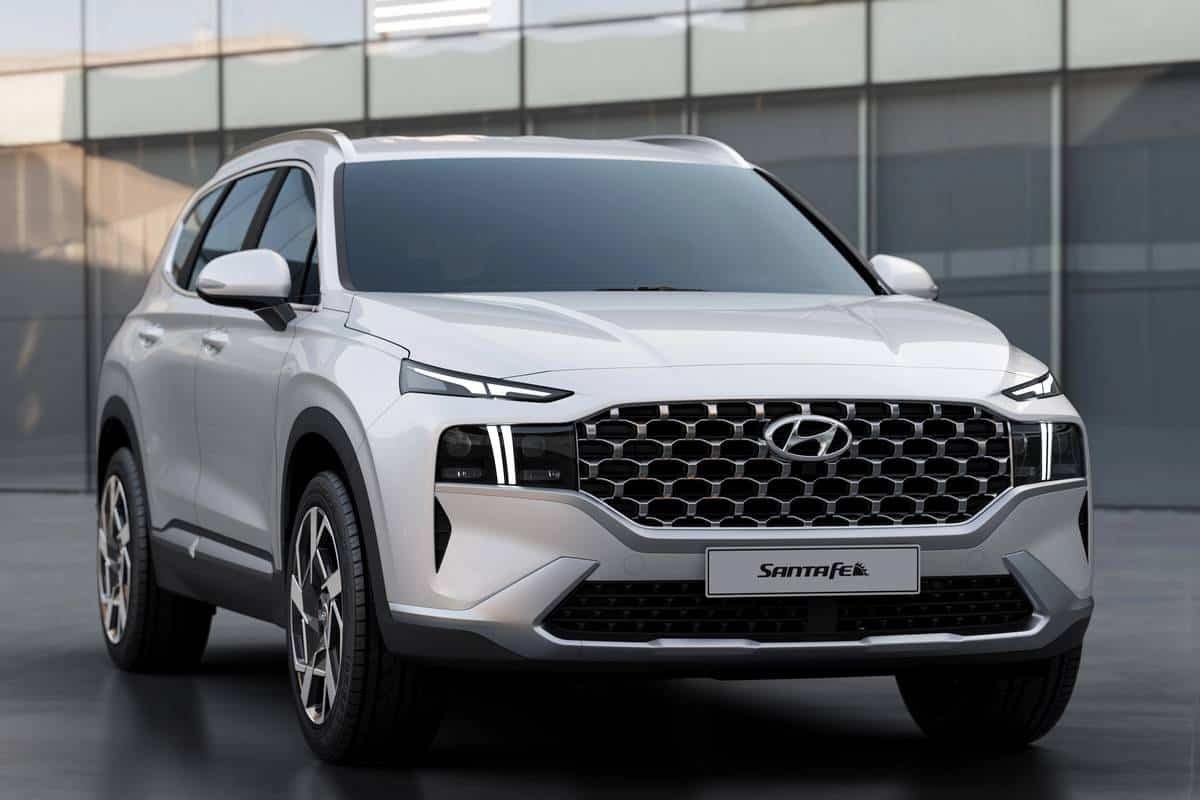 hyundai-santa-fe-2021-03-exterior--interior-oem.jpg