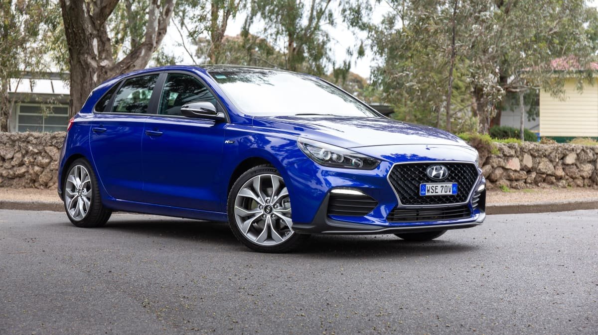 2021 Hyundai i30 N Line Premium v Volkswagen Golf R Line-0