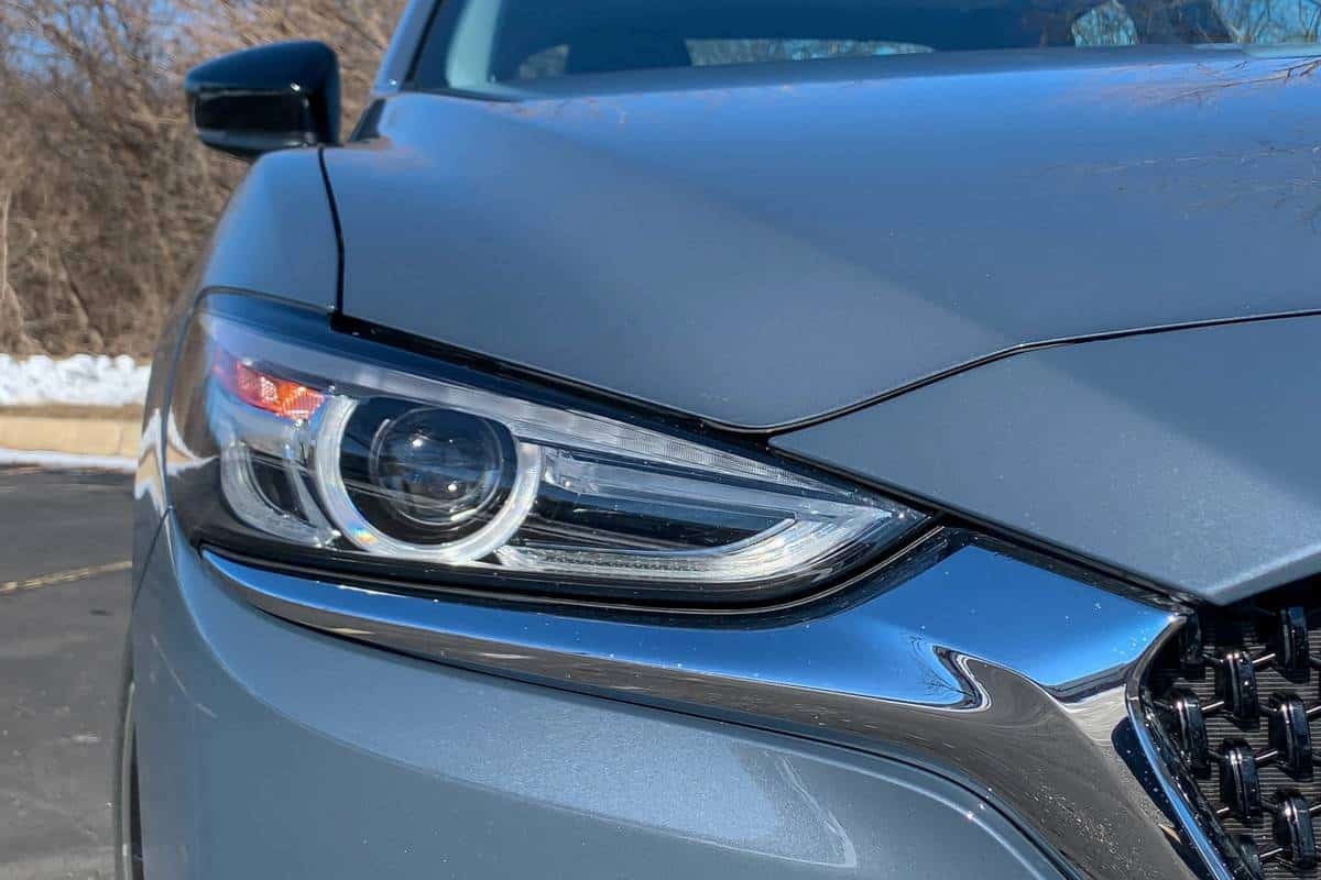 mazda-mazda6-carbon-edition-2021-03-exterior--front--gray--headlight.jpg