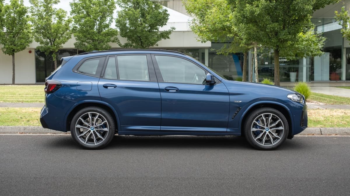 2022 BMW X3 xDrive30e review-0