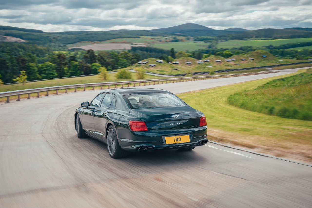 Bentley, 2022 Bentley Flying Spur Hybrid debuts as 536-hp plug-in grand tourer, ClassicCars.com Journal