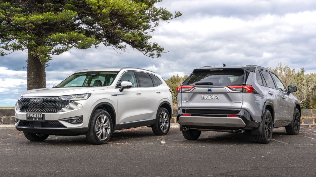 2022 Haval H6 Hybrid v 2022 Toyota RAV4 XSE Hybrid comparison-0