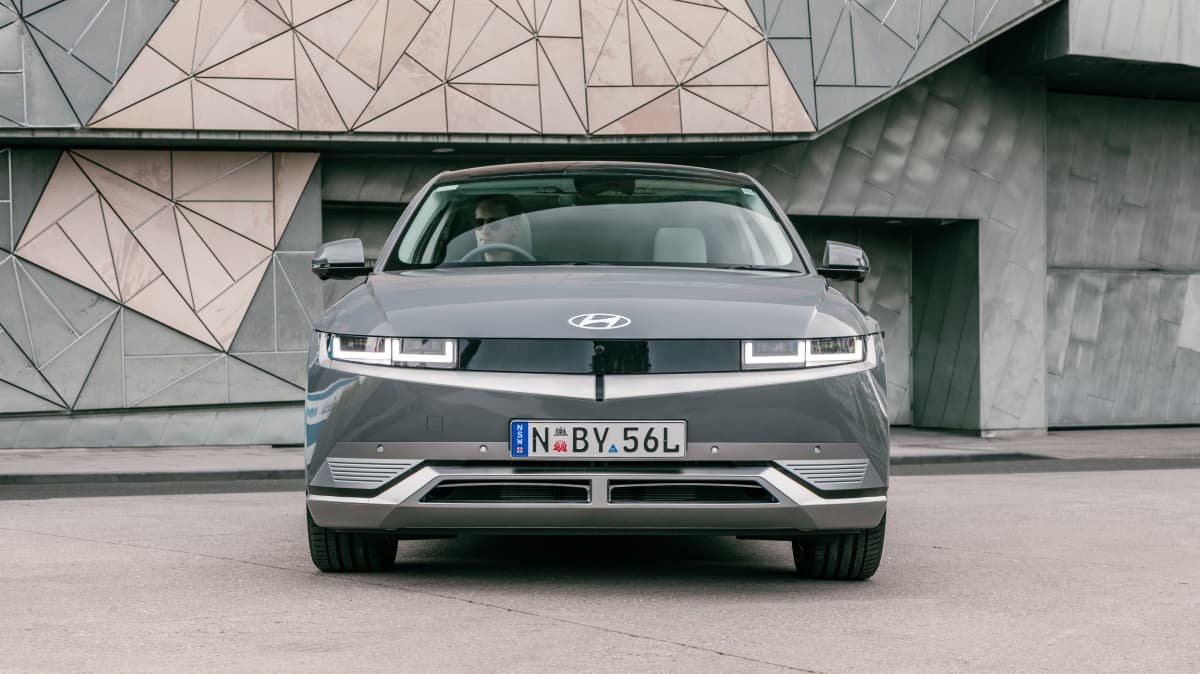 2022 Hyundai Ioniq 5 v Kia EV6 comparison-0