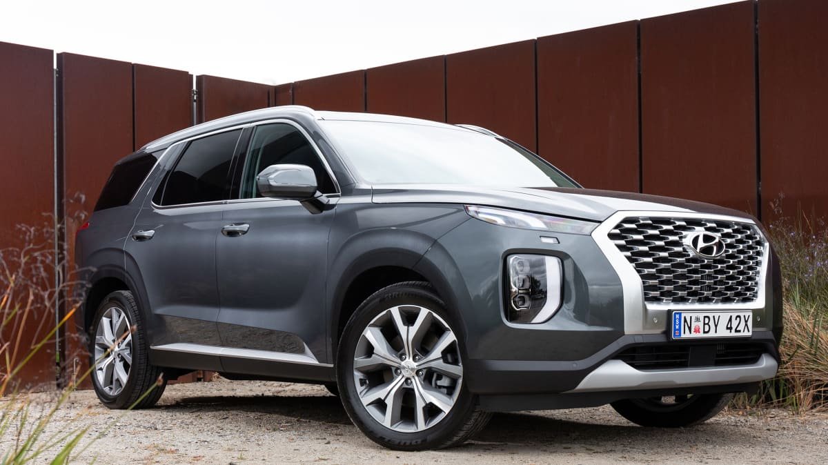 2022 Hyundai Palisade Elite diesel AWD v 2021 Hyundai Santa Fe Highlander 2.2D comparison-0