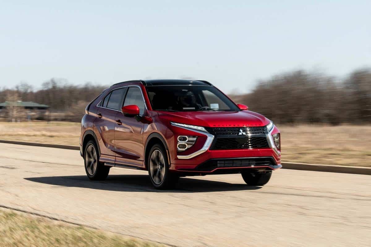 mitsubishi-eclipse-cross-2022--01-angle--front.jpg