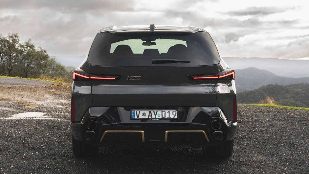 BMW XM 4.4L SUV 4WD Hybrid 2023