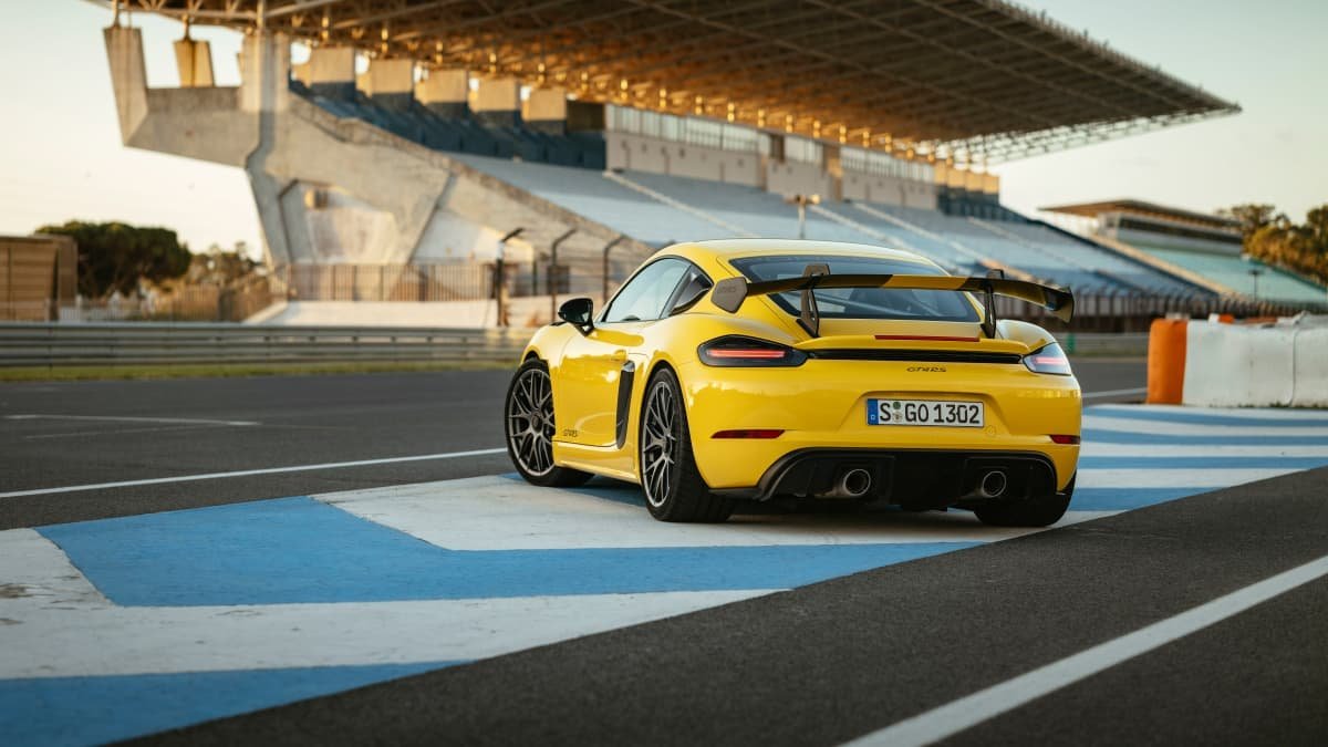 2023 Porsche 718 Cayman GT4 RS deliveries to begin in November-0