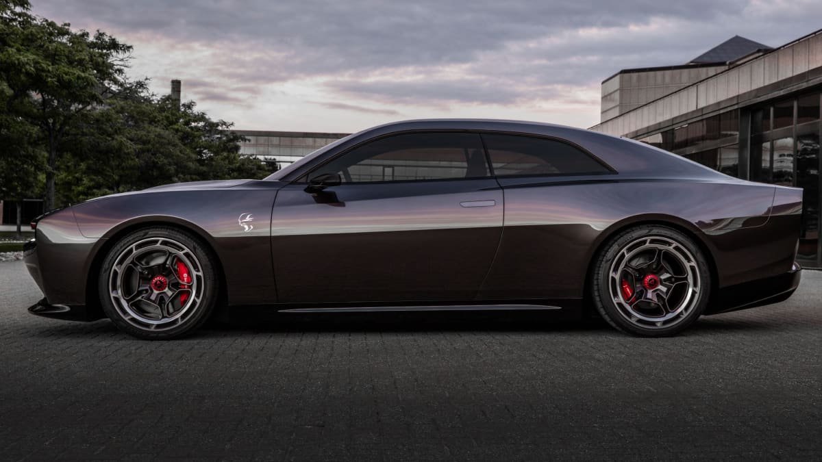 2024 Dodge Challenger and Charger may offer turbo six-cylinder beside electric power-0