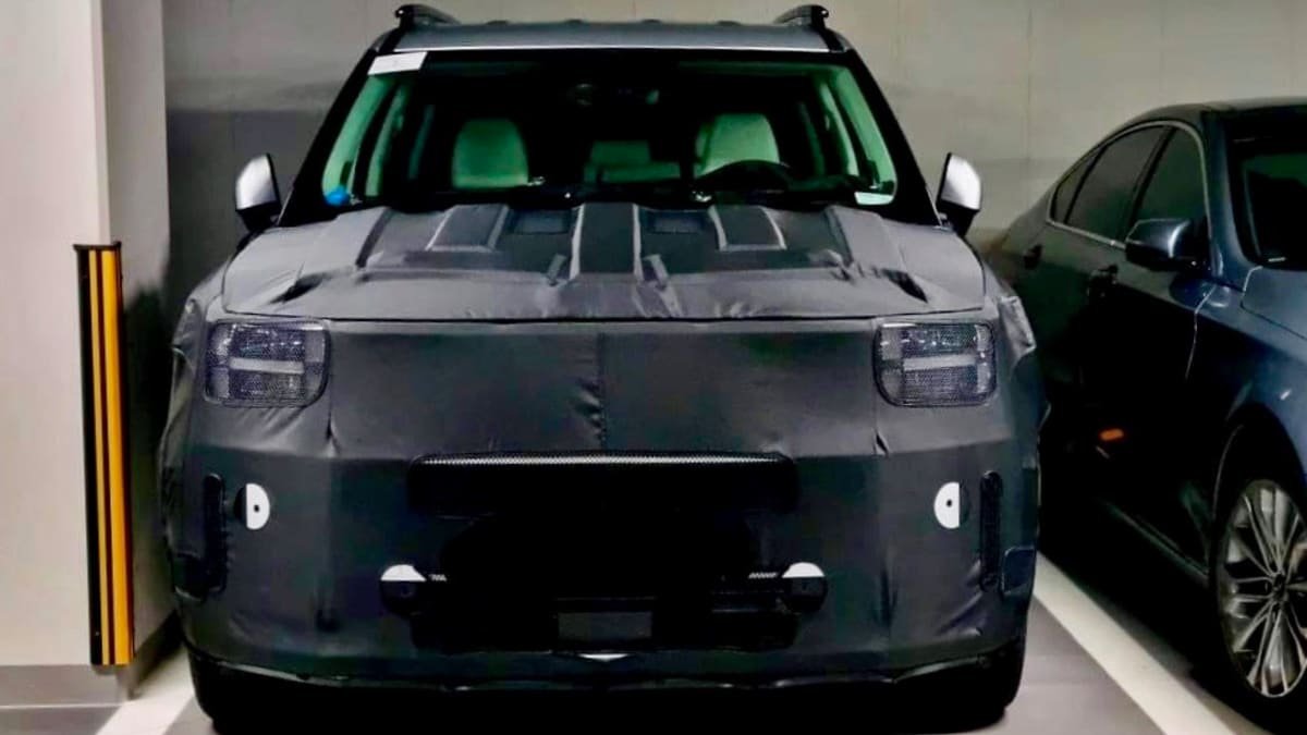 2024 Hyundai Santa Fe interior caught on camera