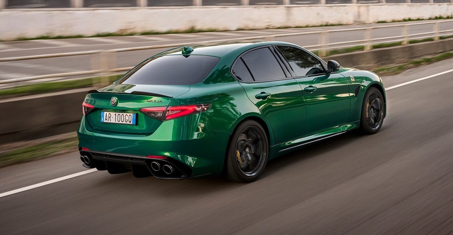 Alfa Romeo reveals facelift Giulia QV