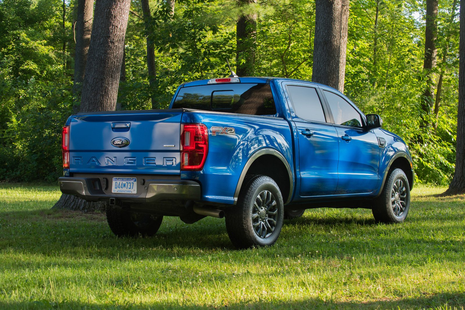 ford-ranger-fx2-2020-05-angle--blue--exterior--rear.jpg