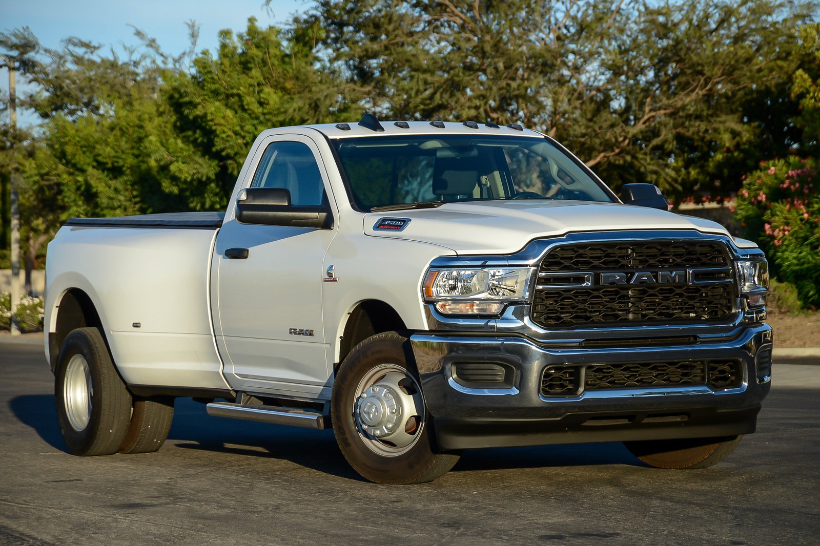 ram-3500-2019-02-angle--exterior--front--white.jpg