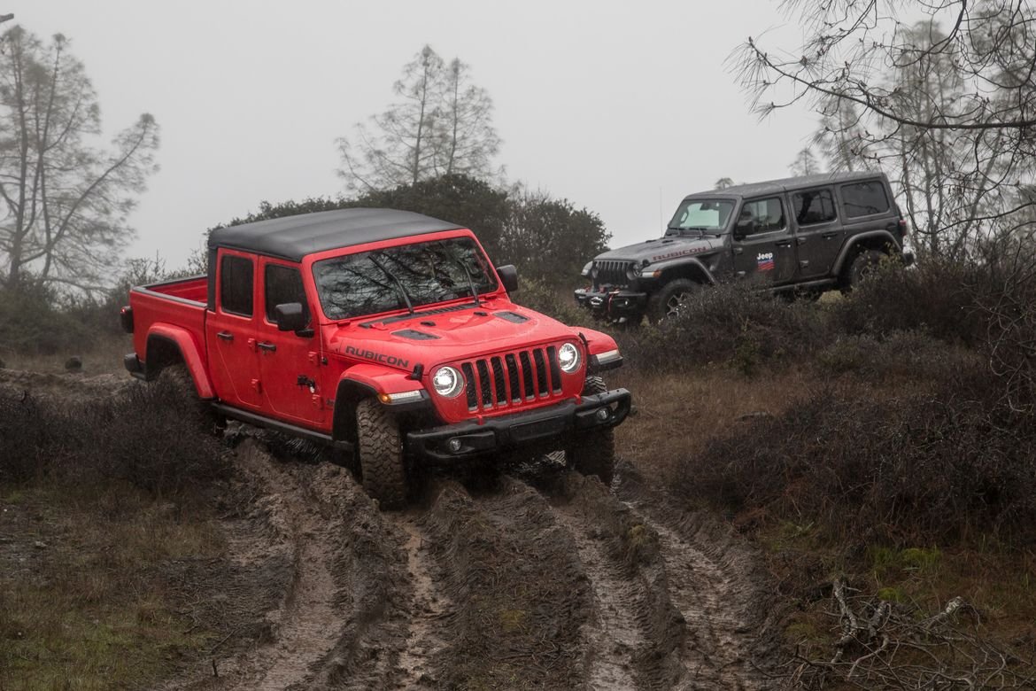 14-jeep-gladiator-rubicon-2020-angle--dynamic--exterior--front--