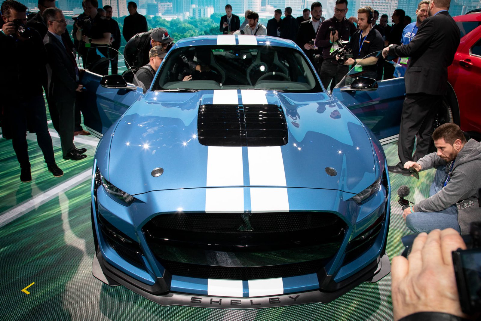09-ford-mustang-shelby-gt500-2020-cl.jpg