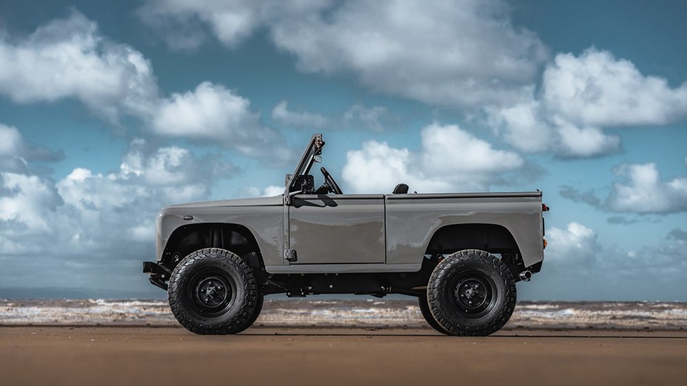 Arkonik's 1989 Land Rover Defender Beach Cruiser