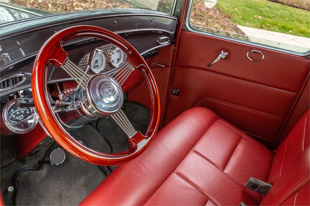 1932 Ford custom pickup interior