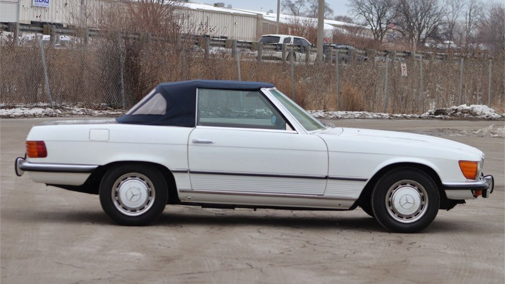 1972 Mercedes-Benz 350SL side view
