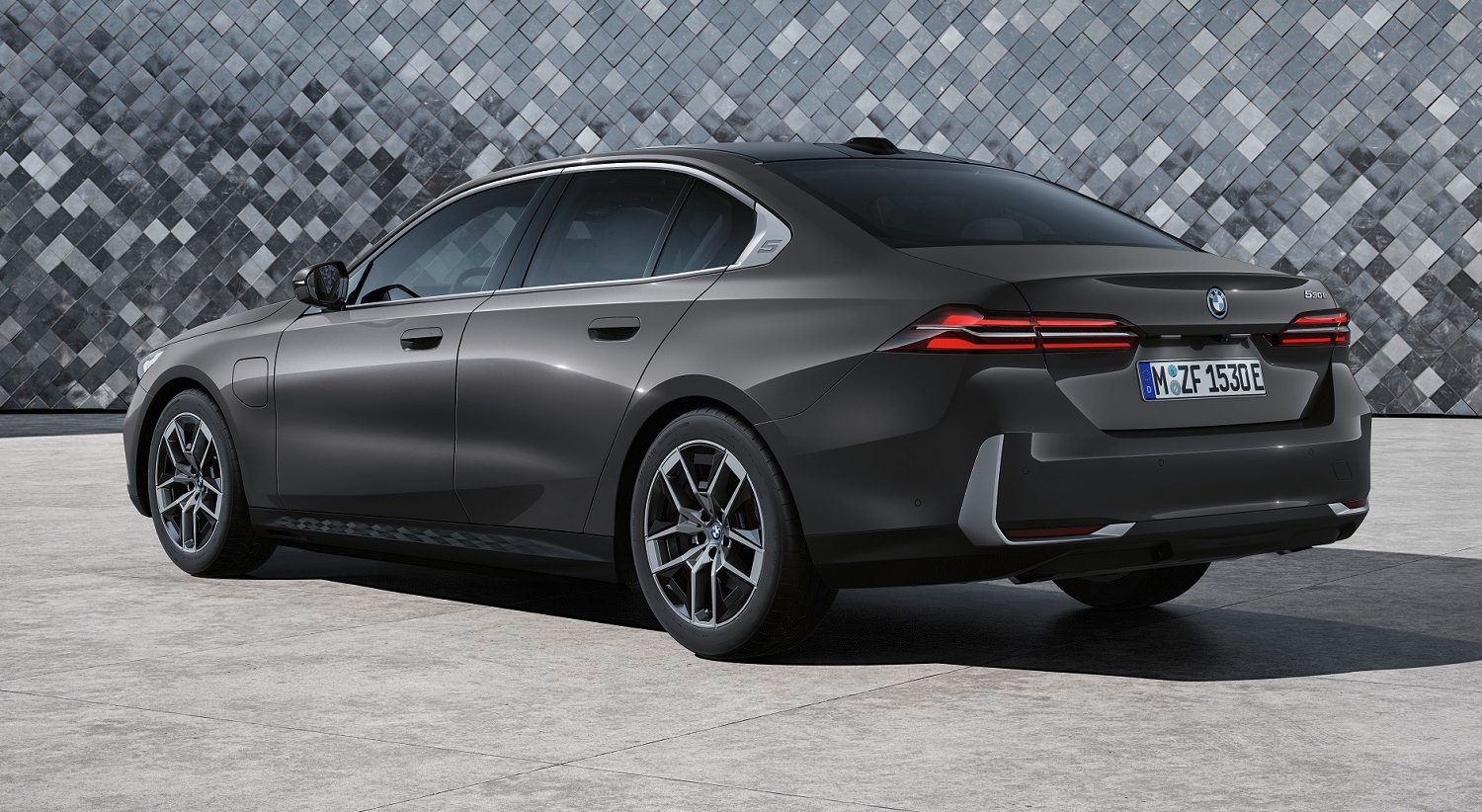 BMW has showcased the all-new 5 Series.