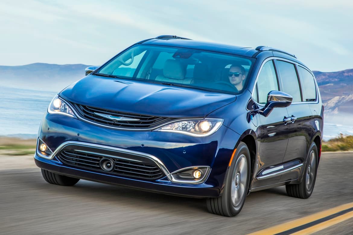 2019 Chrysler Pacifica Hybrid.jpg