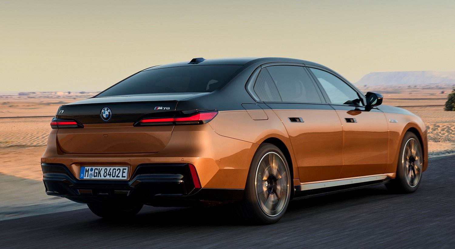 New BMW i7 M70 officially revealed